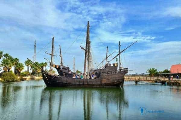 Réplicas de las naves en el Muelle de las Carabelas de La Rábida
