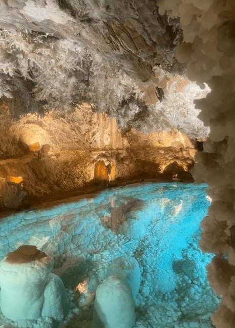 Gruta de las Maravillas lago