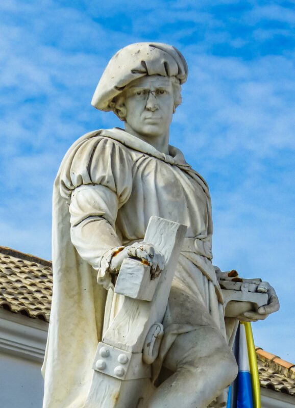 Martín Alonso Pinzón estatua